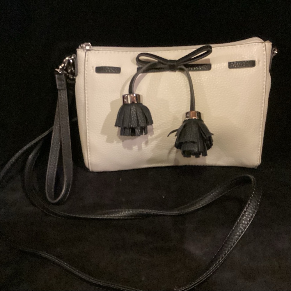 Liz Claiborne Tassel Crossbody in cream and black - Picture 9 of 9